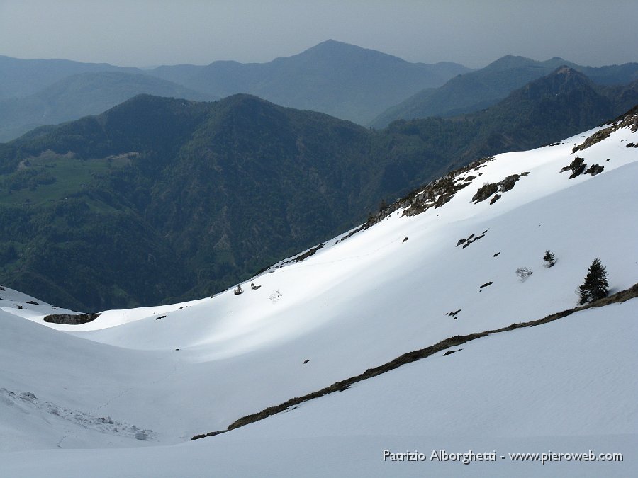 15 Dal Mistri vista verso Sud da dove siamo saliti.JPG